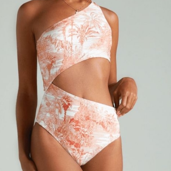 Noli Yoga- One Piece Swimsuit - Picture 3 of 5